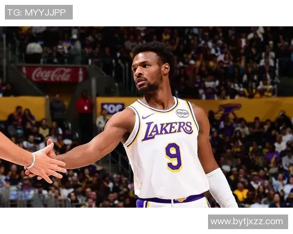 姚明铎的电话背后故事揭秘与篮球传奇的深度对话 姚明铎的电话背后故事揭秘与篮球传奇的深度对话