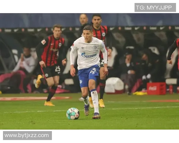 沙尔克04客场遭遇惨败，法兰克福取得胜利！